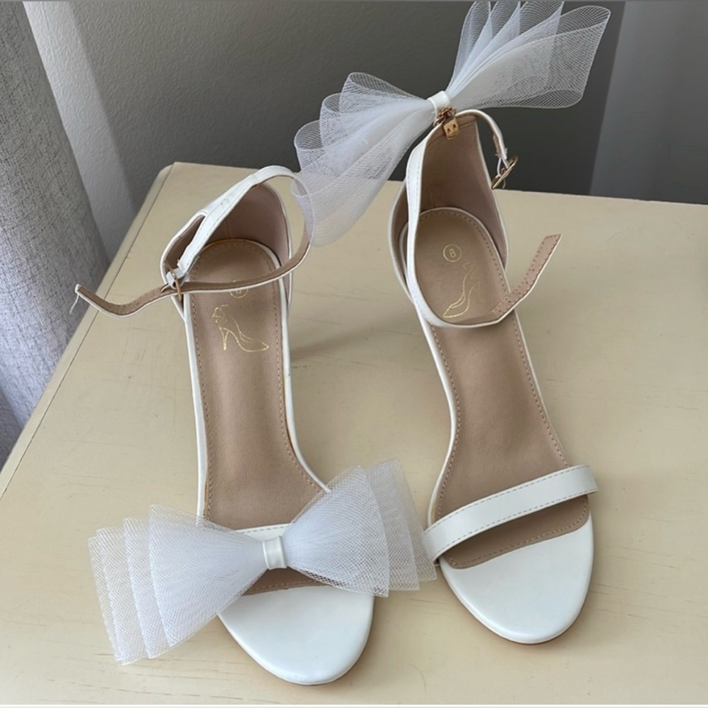 NWT ⚜️🤍⚜️ gorgeous white heels with detachable bows bridal - Picture 6 of 14